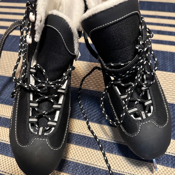 Softec Jackson women’s figure skates size 9 - Picture 4 of 6